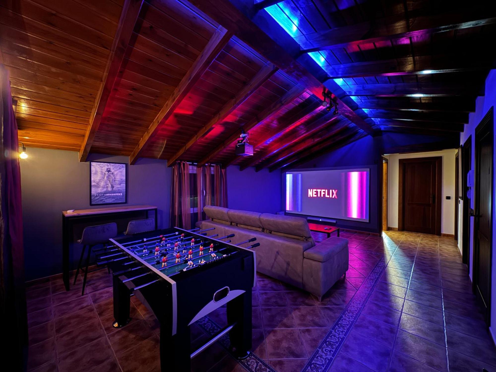 Semesterbostad El Parral - Piscina Y Sala De Cine